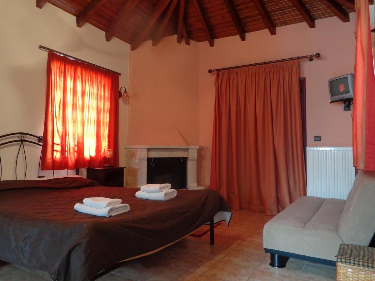 Alonaki Guesthouse Plátanos Eksteriør billede