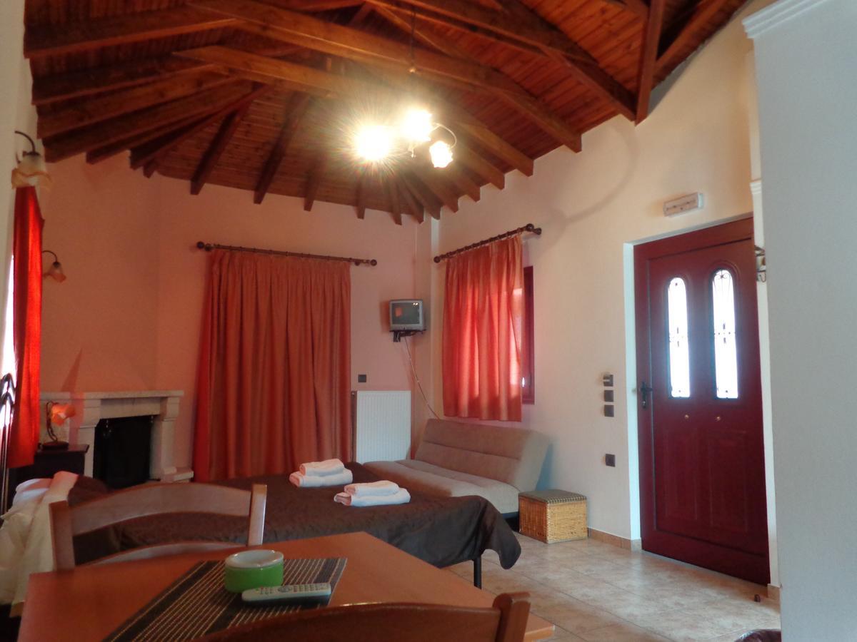 Alonaki Guesthouse Plátanos Eksteriør billede