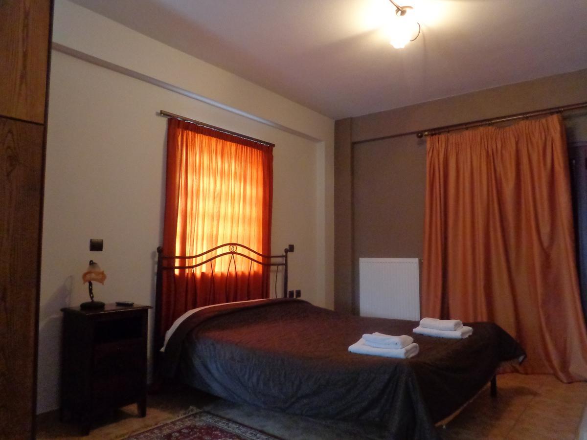 Alonaki Guesthouse Plátanos Eksteriør billede
